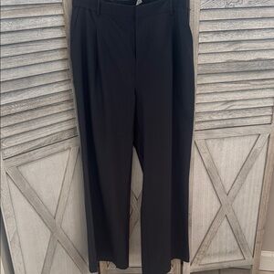 ALO Yoga Wide Leg Pants in Black
